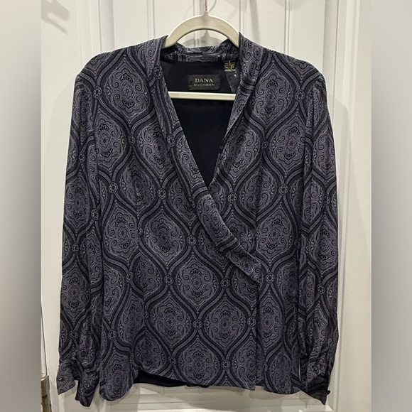 Dana Buchman Tops - Dana Buchman Women’s Size 6 100% Silk Wrap Blouse EUC